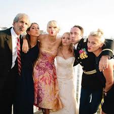 Taylor Swift Surprised Fan By Showing Up At His Wedding Moda Taylor Swift Vestidos De Novia