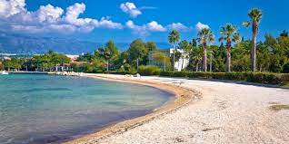 Novalja zentrum der unterhaltung, diskotheken und nachtleben auf der insel pag in kroatien. Lokunje Novalja Top Strand Auf Der Insel Pag Lust Auf Kroatien De