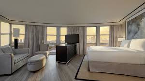 Grand beach hotel features 141 ocean view suites in south beach miami that provide partial views of the atlantic ocean from the room and balcony. Hotel Rooms Suites In Miami Loews Miami Hotel