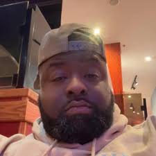 It's with sadness that we share the passing of Springfield legend Randy  Thomas. Prayers for the family. #SPTbrand🏈☠️