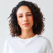 Barbara Leal's Instagram, Twitter & Facebook