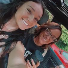 🎁🎄Merry Christmas 🎄🎁 Officers Claire and DeRoche want to spread some  holiday cheer and wish everyone a Merry Christmas and a Happy New Year in  their own special way. And if the