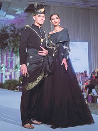 Baju pengantin (perempuan) /tunang/nikah b.pengantin nikah,kurung moden. Busana Raja Sehari