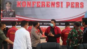 Edy meminta kepolisian mengusut tuntas kasut ini. Ayqf2jytieaqam