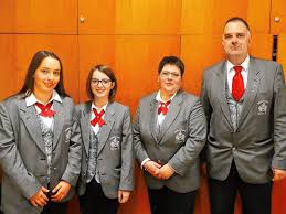 And brings them together through joint projects. Hausen Im Wiesental Viel Lob Fur Die Jugendarbeit Hausen Im Wiesental Verlagshaus Jaumann