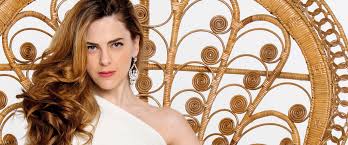 Μπορεί η ρένα μόρφη να διαγράφει μια εξαιρετική πορεία στο χώρο της μουσικής, ωστόσο τα πράγματα που γνωρίζουμε για την προσωπική της ζωή είναι ελάχιστα. Rena Morfh Opoio Stoixeio Moy Aresei Apo Alles Epoxes To Entassw Sto Paron Moy Synentey3eis Planbemag Gr