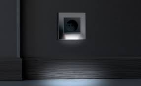 Ab 40 stück, 1,29 €/st. Die Gira Schuko Steckdose Mit Led Orientierungsleuchte