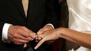 Nelle zone gialle gli ospiti di matrimoni, battesimi e comunioni dovranno esibire il green pass, vale a dire il certificato di vaccinazione (con entrambe le dosi), il certificato di guarigione o un tampone. Regioni Green Pass Per I Matrimoni Anche In Zona Bianca La Stampa