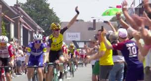 Her best results are 1st place in le samyn des dames, 1st place in gc lotto belgium. Laurens De Plus Met Luid Gejuich Ontvangen In Woonplaats Nin Het Nieuwsblad Mobile