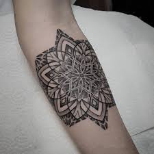 Tatouage floral style tatouage tatouage henné modele tatouage dessin tatouage idées de tatouages tatouage de lotus mandala mandala poignet tatouage mandala femme. 1001 Idees Tatouage Mandala Bien Plus Qu Un Simple Tattoo