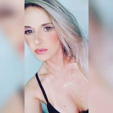 As borboletas no estômago voltaram. Aquele frio na barriga que eu pensei  que não fosse nunca mais sentir. Uma vontade absurda de ouvir a sua voz, de  mergulhar no seu abraço, de