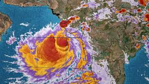 ( cyclocane is a cyclone and hurricane tracker by hayley ). Cyclone Vayu Approaches India Live Updates