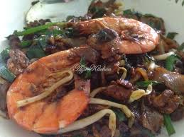Daun kucai dicuci dan dipotong 1 inci panjang. Sedap Nyer Kue Teow Goreng Dengan Kicap My Tasty Azie Kitchen