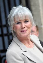 Christmas tree' brows are the weirdest beauty trend you'll see this festive  season