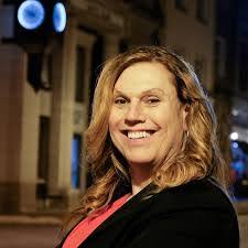 Danielle Beckley's Instagram, Twitter & Facebook