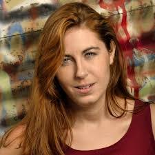 Robyn Ludlow's Instagram, Twitter & Facebook