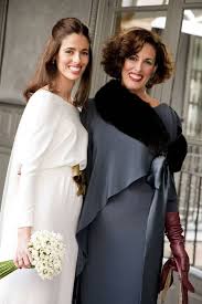 Como Ser La Madrina O Madre De La Novia Perfecta A Todo Confetti Blog De Bodas Y Fiestas Llenas De Confetti Flamenco Style Dress Perfect Bride Dresses