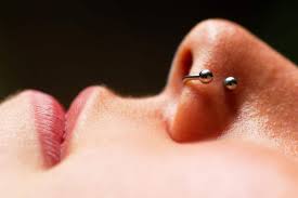 5 stück nasenpiercing stecker nasenstecker herz spirale nasenring nasen piercing. Nasenpiercing Stechen Lassen Schmerzen Pflege Und Heilung Womz