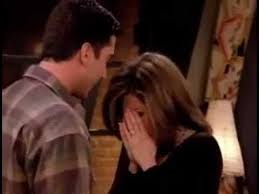 This Is From Season 2 Rachel Keeps Laughing While Ross Is Kissing Her And Being Serious So Funny Sorry Friends Ross And Rachel Ross And Rachel Miss Friend