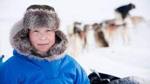 The two main peoples known as eskimo are the inuit (including the alaskan iñupiat, the greenlandic inuit, and the inuit. Lachlabor Mussten Eskimo Kinder Fruher Nie Gemuse Essen Radiomikro Horen Br Kinder Eure Startseite
