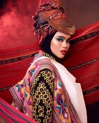 Livia brito in hot dres. Biasa Tampil Sporty Inilah Gaya Sivia Azizah Dengan Pakaian Adat