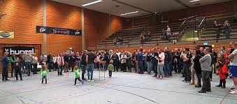 September 2020 warf er mit 97,76 metern den aktuellen deutschen rekord und die mit dem aktuellen speer zweitbeste jemals erzielte weite. Speerwurf Weltmeister Johannes Vetter In Der Rheintalhalle