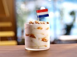 Mcflurry lovers have been waiting seven years for a new flavor to be available. Stroopwafel Mcflurry Throwback Daelmans Stroopwafels