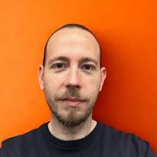 10 years ago, Gary Vaynerchuk gave me a "pep talk" I still remember. Here's  how he helped “2014 Tim Soulo” gain confidence as a non-native speaker: [