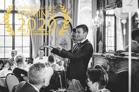 Emotionen kommen aus dem herzen und genau dort will der zauberkünstler eintritt erlangen. Zauberer Hochzeit Die Perfekte Unterhaltung Fur Ihre Feier Jetzt Buchen