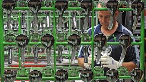 Die hansgrohe se, mit sitz im schwarzwald, stellt als eines der größten unternehmen der branche produkte für den sanitärbereich her. Brausen Und Armaturenhersteller Bei Hansgrohe In Schiltach Endet Eine Ara Wirtschaft Stuttgarter Zeitung