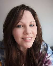 Carly Frank's Instagram, Twitter & Facebook