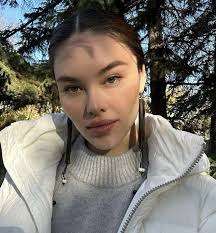 Model and Inuit influencer Willow Allen : r/trueratecelebrities
