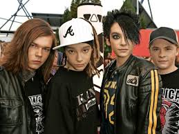 In an interview in 2007, tom said that his brother is more like his soul mate. Teenie Wahnsinn Reise In Die Vergangenheit 2007 Mit Tokio Hotel In Der Tui Arena