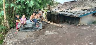 Oct 12, 2020 · gambar foto keindahan persawahan pedesaan foto kindahan sawah di desa sore harikeindahan langit di malam hari natal ini astronomi id. Suasana Desa Tlogosari Tampak Sepi Pasca Tmmd Sekilas Media