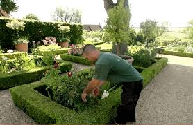 Fauteuil individuel, bain de soleil ou salon de jardin généreux, à vous de choisir selon vos besoins. Creation Et Amenagement De Jardins D Exterieur Lantana Paysage