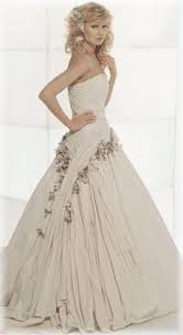 Ian Stuart Honolulu Wedding Dress Bridalwave Wedding Dresses Wedding Dress Couture Bridal Gown Styles