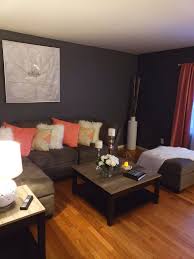 Wanted To Add Some Color For The Sake Of Spring Decided To Add Different Shades Of Corals That Vase In The Back Decoration Salon Decoration Maison Deco Salon