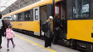 Zhruba po hodině vlak pokračoval do záhřebu, kde nově staví, a dál do stanice ogulin. Pwuubtx6p7u4km