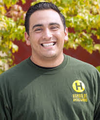 Stephanie Arzola's Instagram, Twitter & Facebook