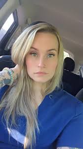 Dez (@dezzydreamer31)