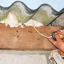 Comment Utiliser La Mousse Polyurethane En 2020 Mousse Expansive Reparations De Maison Mousse Polyurethane