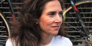 Hannah Ross zeigt in "Revolutions" außergewöhnliche Frauen auf dem Fahrrad 