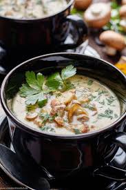 Champignon Suppe Mit Curry Einfach Lecker Emmikochteinfach Rezept In 2020 Champignons Suppe Suppen Rezept Vegetarisch Champignons