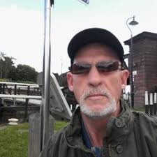 Stream Robert Mac music