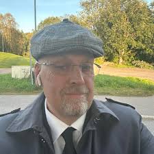 Updated my Ickey Woods-collection. It now contains 61 autos and 15  jersey/patchcards. (Did'nt bother to take a photo of the non  auto/patchcards.). Since football (and Bengals) are not that big in Europe,