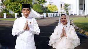 Sambut lebaran, jokowi cukur rambut agar lebih rapi. Cerita Jokowi Rayakan Lebaran Tanpa Anak Menantu Dan Cucu