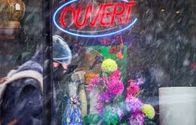 Sports federations and provincial recreation organizations will develop guidelines for their members regarding the resumption of activities and make these guidelines available to everyone in québec. Covid 19 Les Commerces Non Essentiels Les Salons De Coiffure Les Bibliotheques Et Les Musees Rouvrent Au Quebec Le Devoir