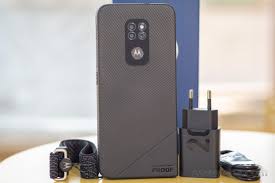 Motorola Defy (2021) in for review ...