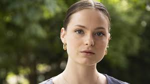 La série Dumas : entre enquêtes et tribulations familiales