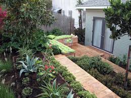 California Style Outdoor Spaces By Jamie Durie Outdoors Home Garden Television Small Front Yard Landscaping Outdoor Gardens Front Yard Garden Design